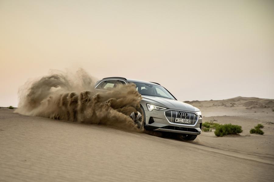  Audi e-tron 55 Quattro 2019 года  (WW) (фото 43 из 452)